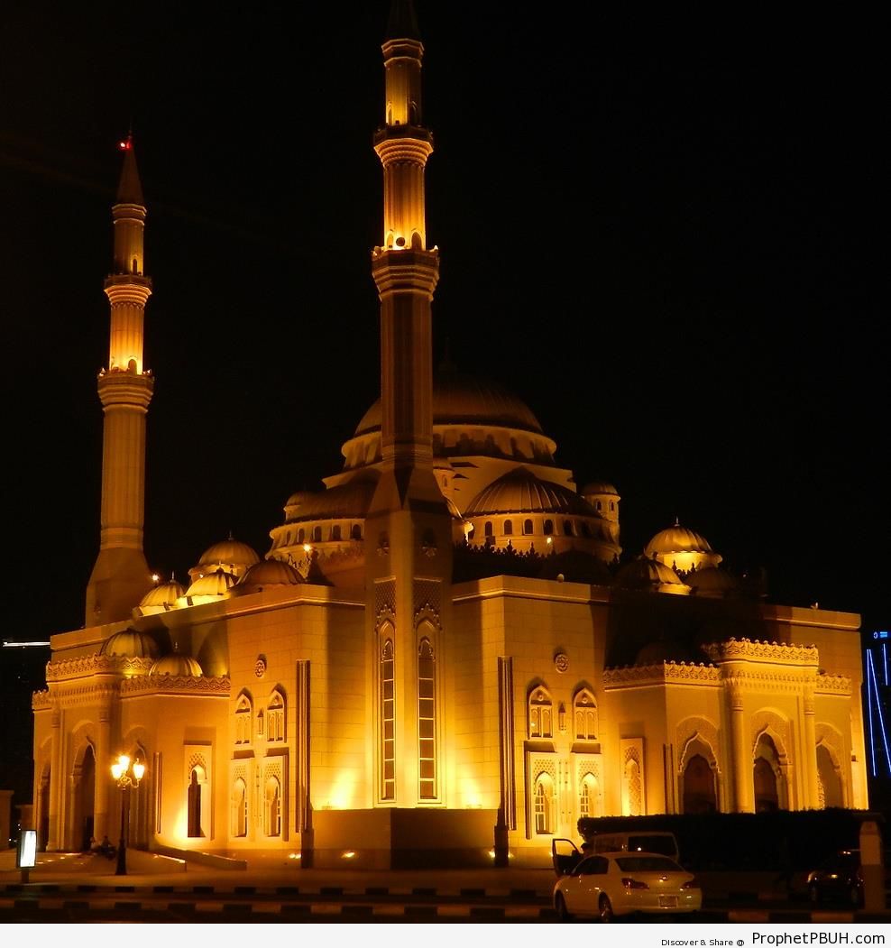 Al-Noor Mosque in Sharjah, United Arab Emirates - Al-Noor Mosque in Sharjah, United Arab Emirates -Picture