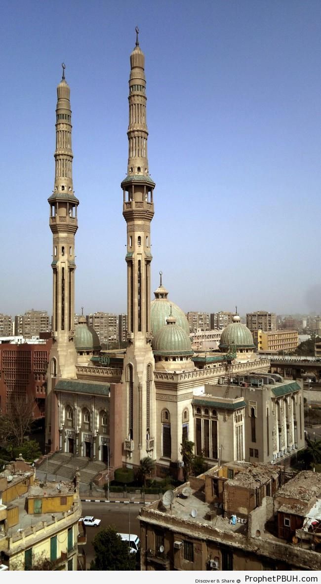 Al-Nour Mosque in Cairo - Al-Nour Mosque (Masjid El-Noor) in Cairo, Egypt