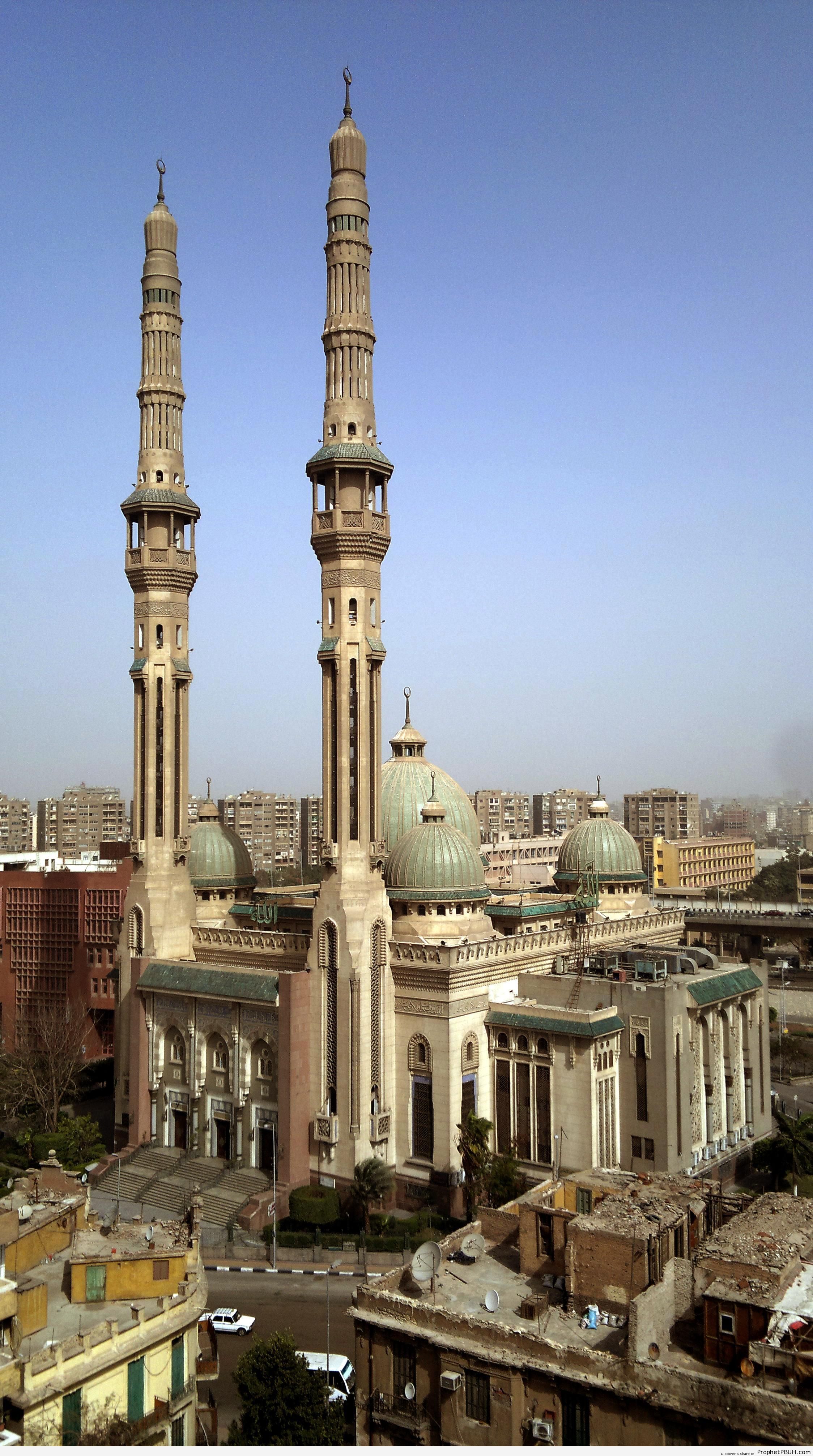 Al-Nour Mosque in Cairo - Al-Nour Mosque (Masjid El-Noor) in Cairo, Egypt -Picture