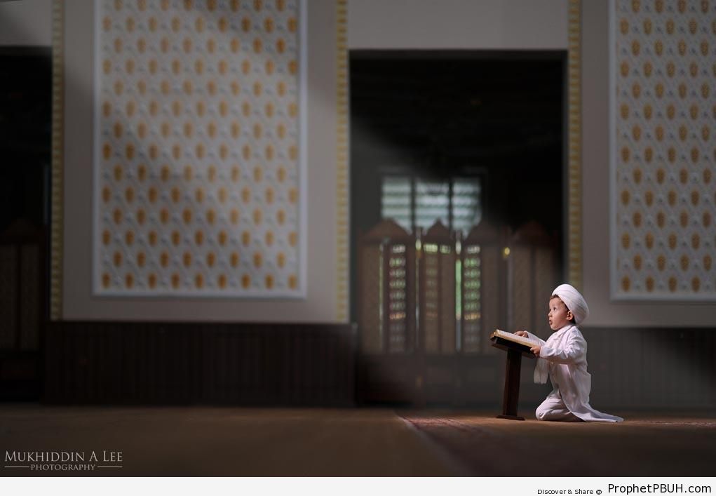 Boy at the Mosque - Photos -Picture