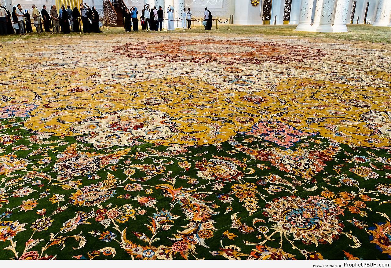 Carpet at Sheikh Zayed Grand Mosque Prayer Hall (Abu Dhabi, UAE) - Abu Dhabi, United Arab Emirates -Picture