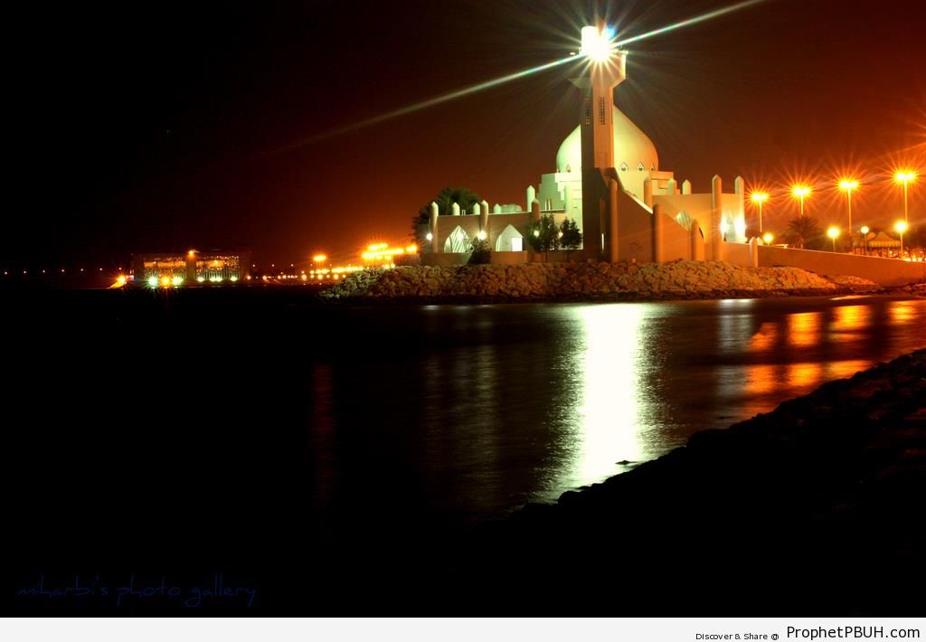 Corniche Mosque at Night, al-Khobar, Saudi Arabia - al-Khobar, Saudi Arabia -Picture