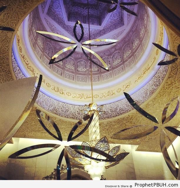 Dome Interior, Sheikh Zayed Grand Mosque in Abu Dhabi - Abu Dhabi, United Arab Emirates