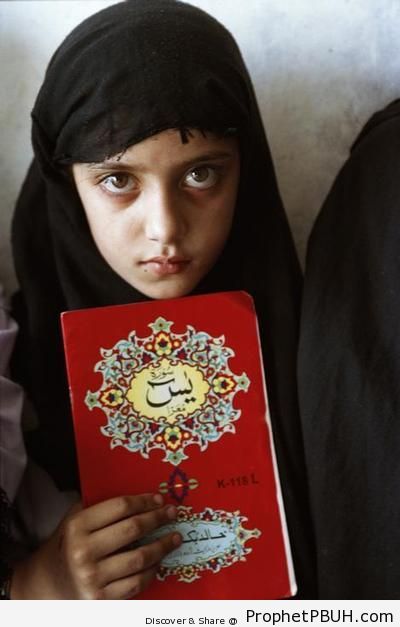 Girl Holding Surat Ya-Sin Book - Mushaf Photos (Books of Quran)