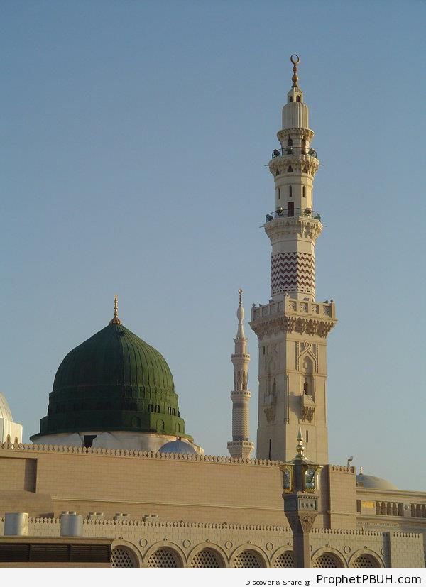 Green Dome of the Prophet-s Mosque (Madinah) - Al-Masjid an-Nabawi (The Prophets Mosque) in Madinah, Saudi Arabia