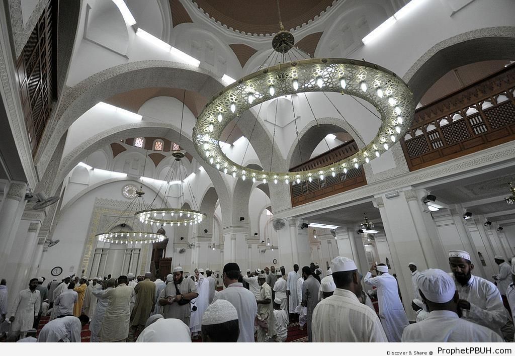 Inside Masjid al-Qiblatain in Madinah - Islamic Architecture -Picture