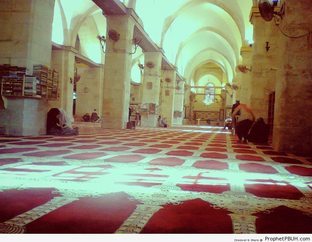 Inside al-Aqsa Mosque (Jerusalem, Palestine) - Al-Aqsa Mosque (Bayt al-Muqaddas) in Jerusalem, Palestine -Picture