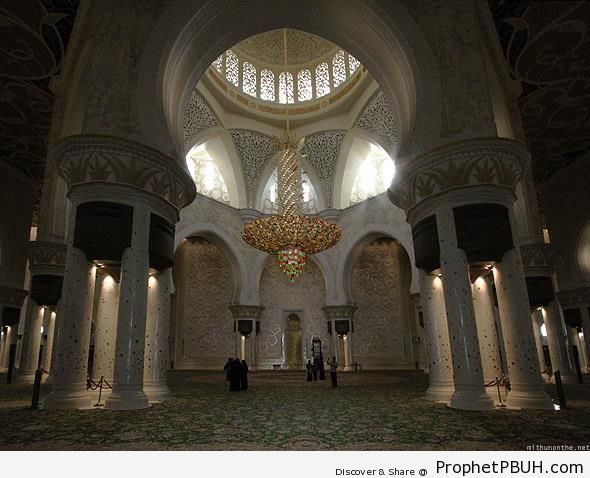 Inside the Musallah (Main Prayer Hall) of Sheikh Zayed Grand Mosque - Abu Dhabi, United Arab Emirates