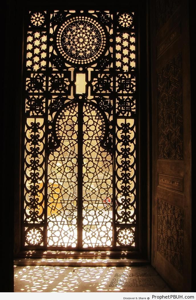 Islamic Artistic Window Pattern at Masjid ar-Rifai in Cairo - Cairo, Egypt -Picture