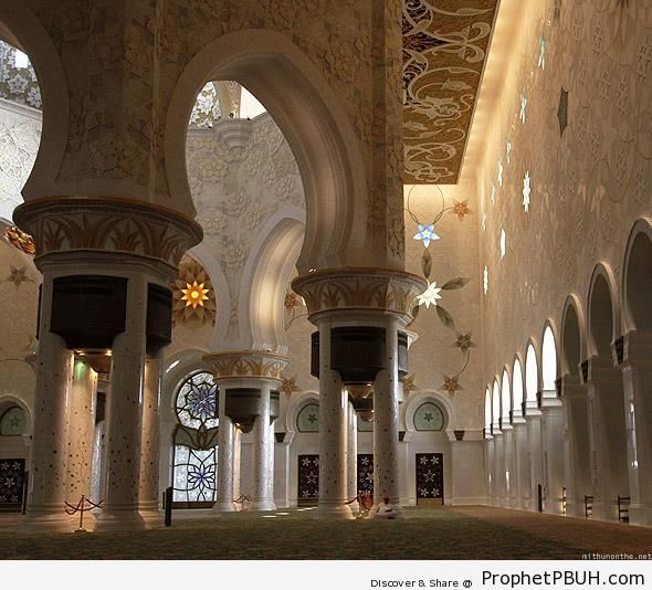 Main Prayer Hall at Sheikh Zayed Grand Mosque - Abu Dhabi, United Arab Emirates