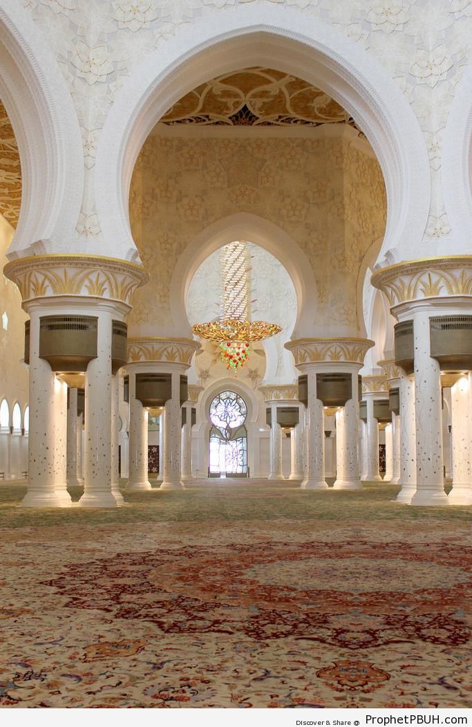 Main Prayer Hall at Sheikh Zayed Grand Mosque in Abu Dhabi, United Arab Emirates - Abu Dhabi, United Arab Emirates -Picture