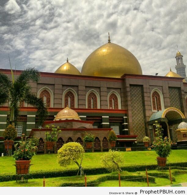 Masjid Dian Al-Mahri (Masjid Kubah Emas) in Depok, West Java, Indonesia - Depok, Indonesia