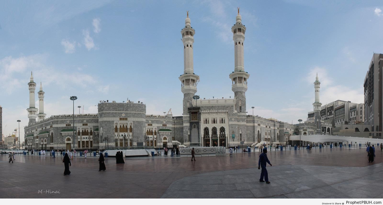 Masjid al-Haram from Outside (Makkah, Saudi Arabia) - al-Masjid al-Haram in Makkah, Saudi Arabia -Picture