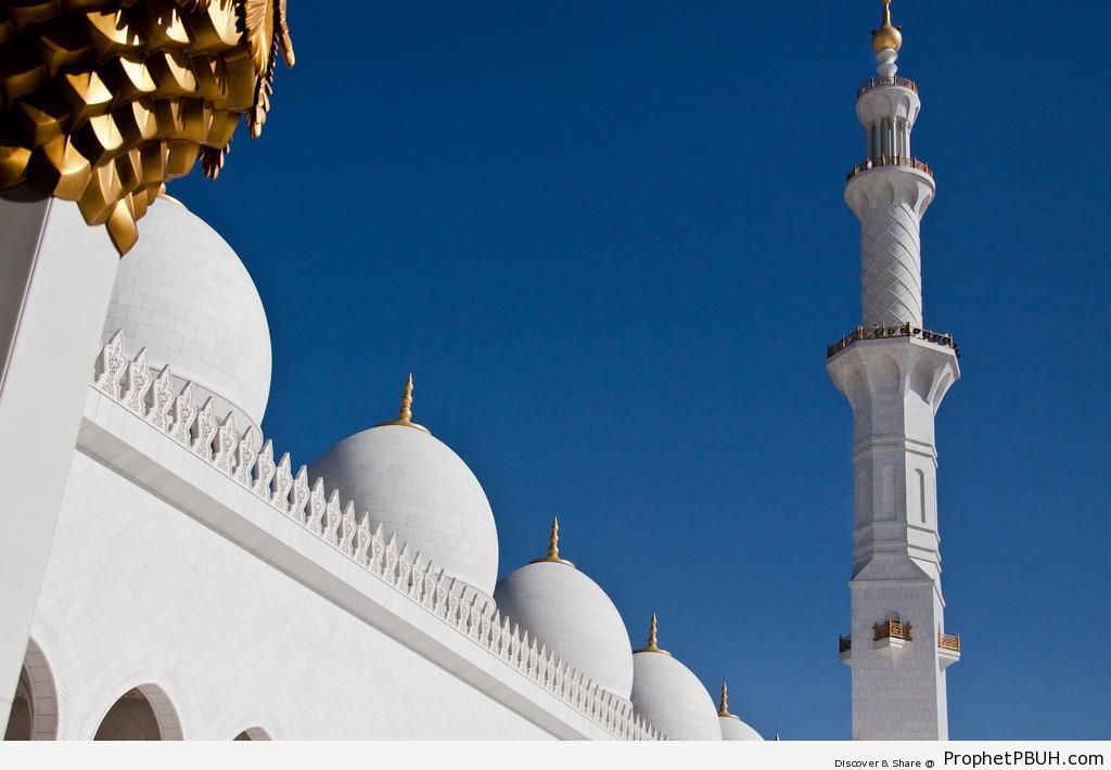 Minaret at Sheikh Zayed Grand Mosque, Abu Dhabi - Abu Dhabi, United Arab Emirates -Picture