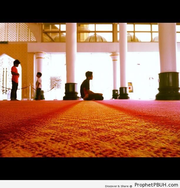 Mosque Prayer Hall in Malaysia - Islamic Architecture