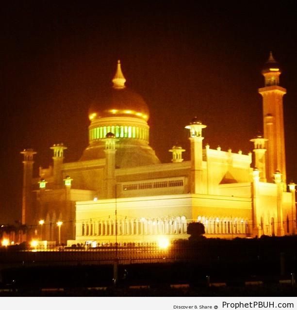 Mosque in Bandar Seri Begawan, Brunei - Bandar Seri Begawan, Brunei