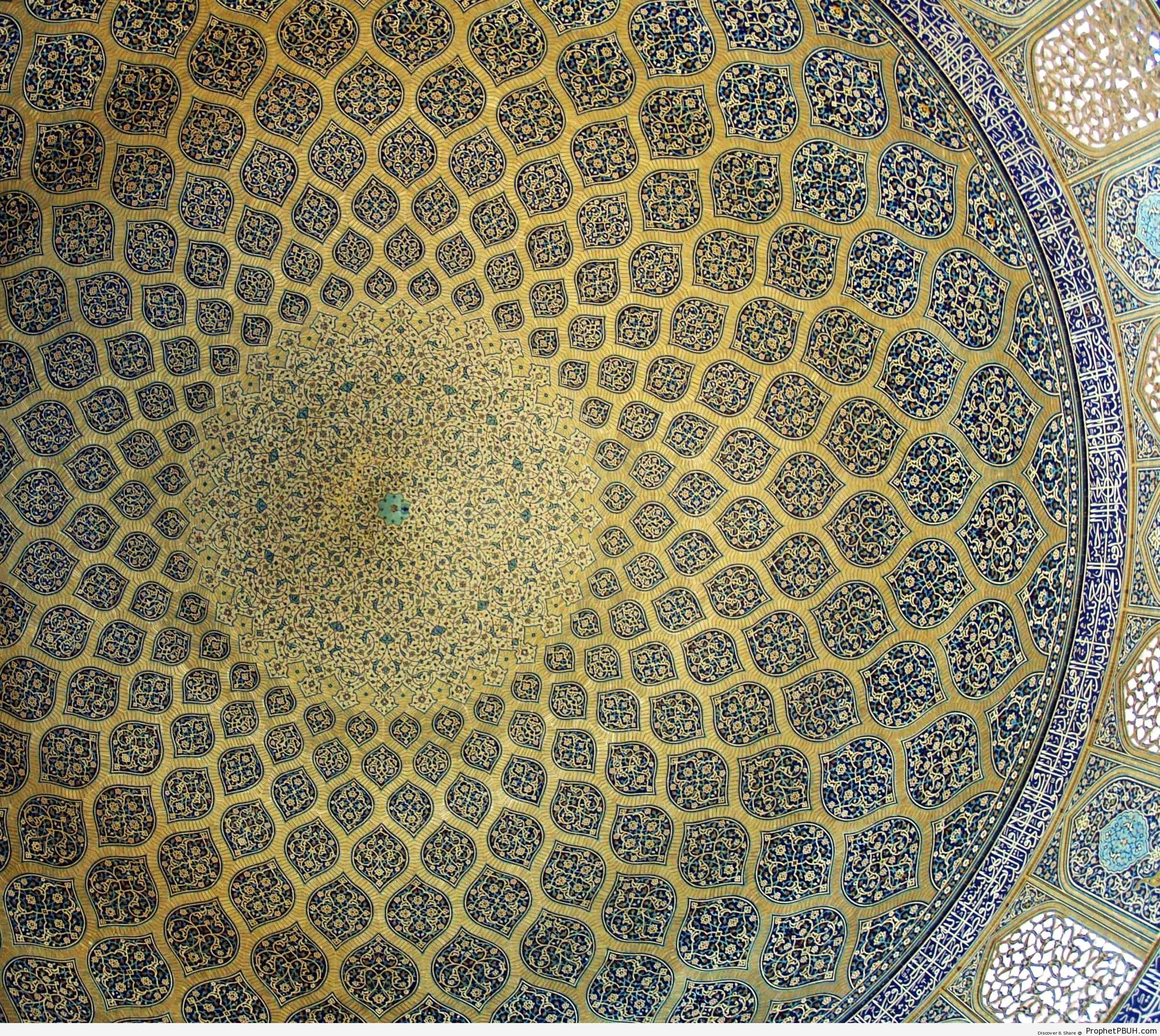 Photo of Islamic tiles at Lotfollah Mosque, Isfahan, Iran - Islamic Architecture -Picture