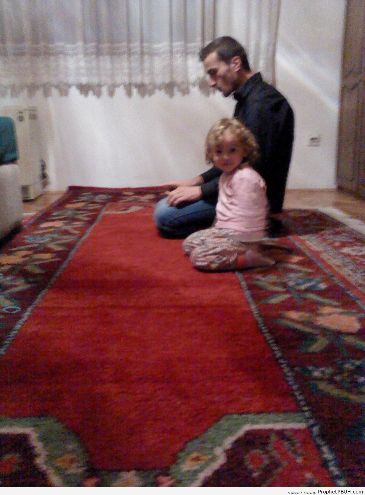 Praying Man And Little Girl - Muslimah Photos (Girls and Women & Hijab Photos) -