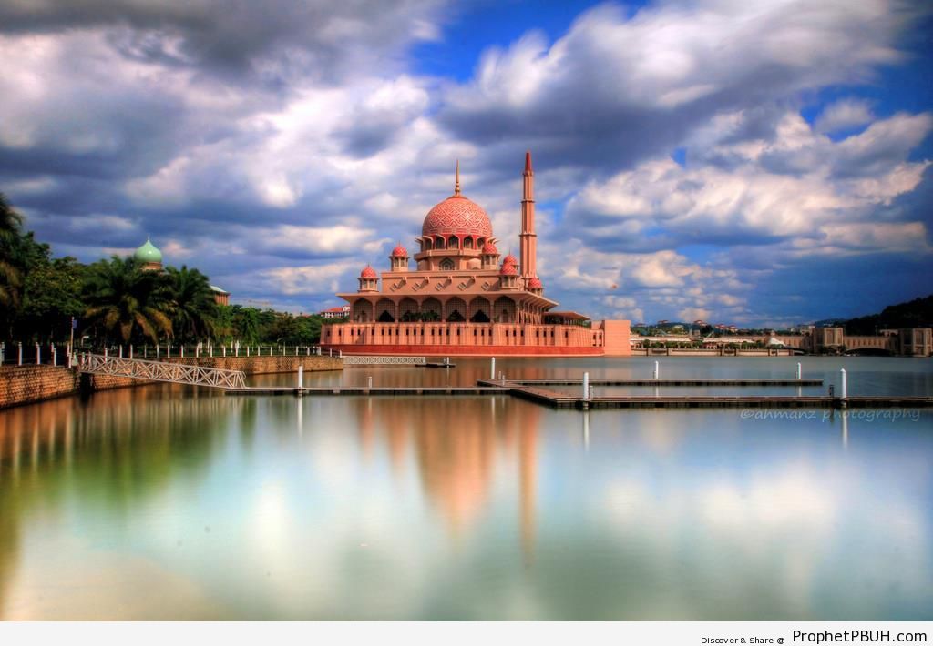 Putra Mosque - Islamic Architecture -Picture