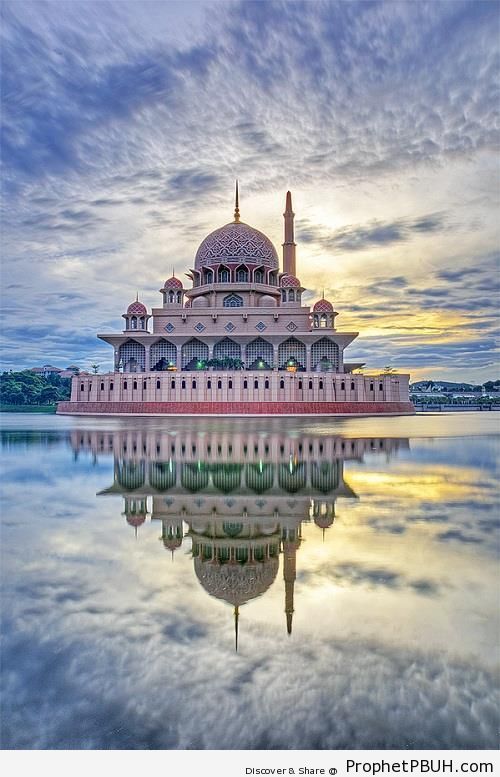 Putra Mosque (Putrajaya, Malaysia) - Islamic Architecture