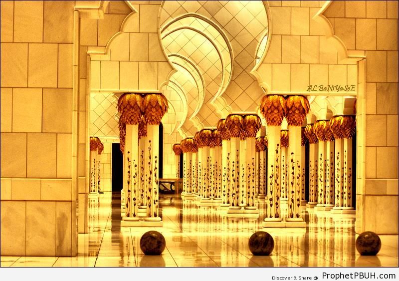 Sheikh Zayed Grand Mosque in Abu Dhabi, United Arab Emirates - Abu Dhabi, United Arab Emirates -009