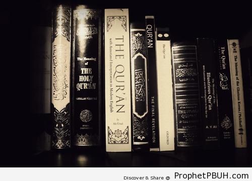 Shelf of Books of Quran - Mushaf Photos (Books of Quran)