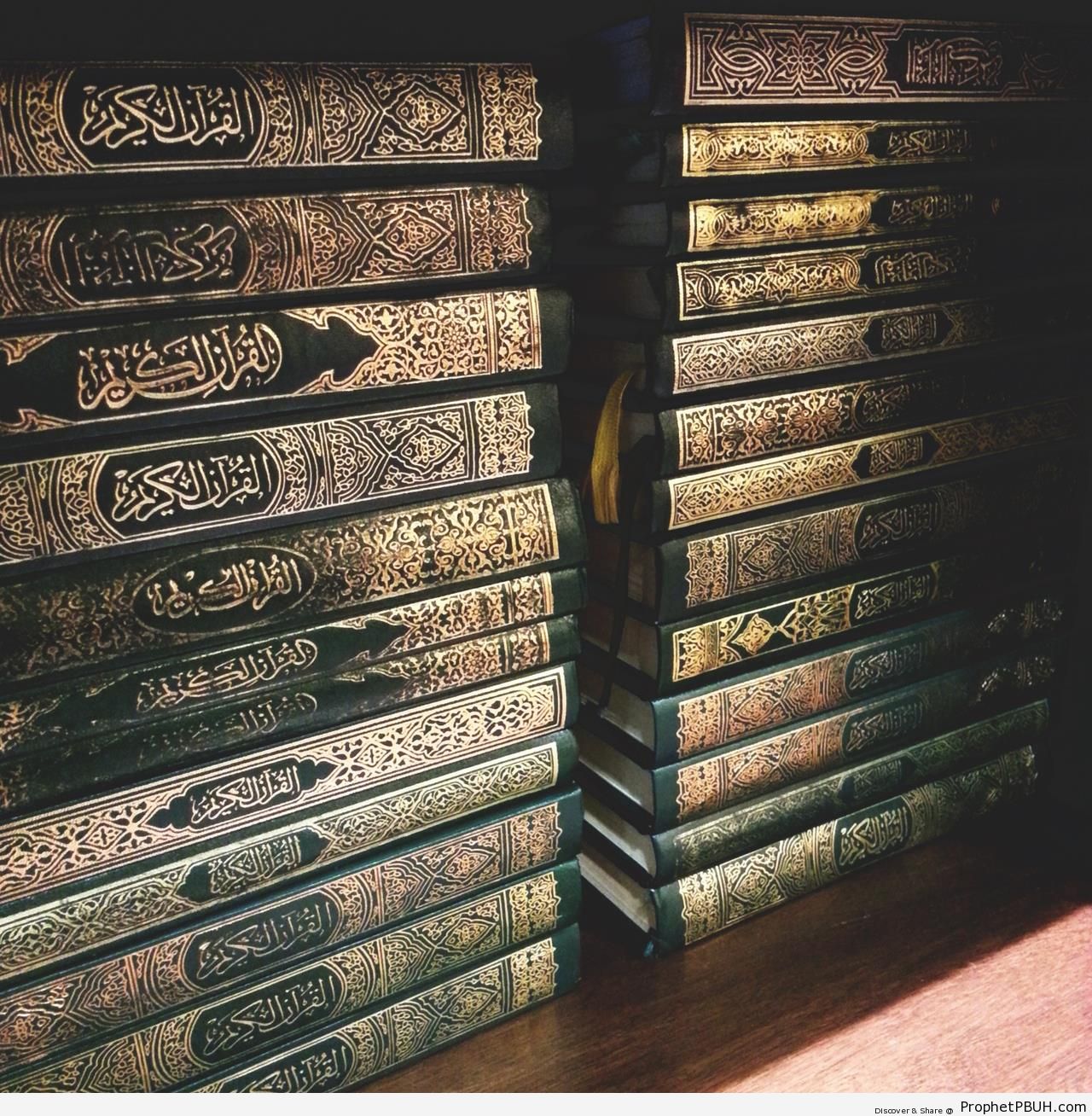 Stack of Books of Quran - Mushaf Photos (Books of Quran) 