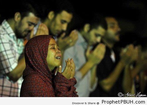 Tears of Supplication - Muslimah Photos (Girls and Women & Hijab Photos)