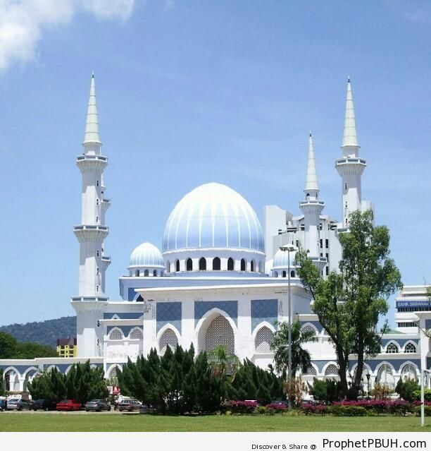 The Kuantan State Mosque in Kuantan, Malaysia - Kuantan, Malaysia