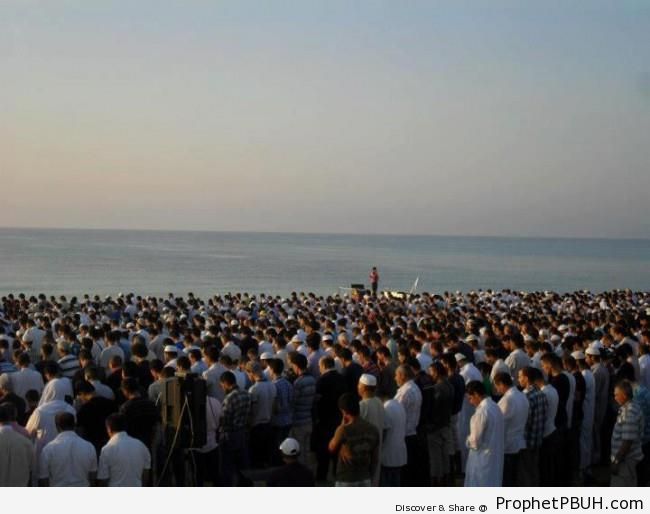 Tunisia Salat al-Eid 1433-2012 by the Ocean -