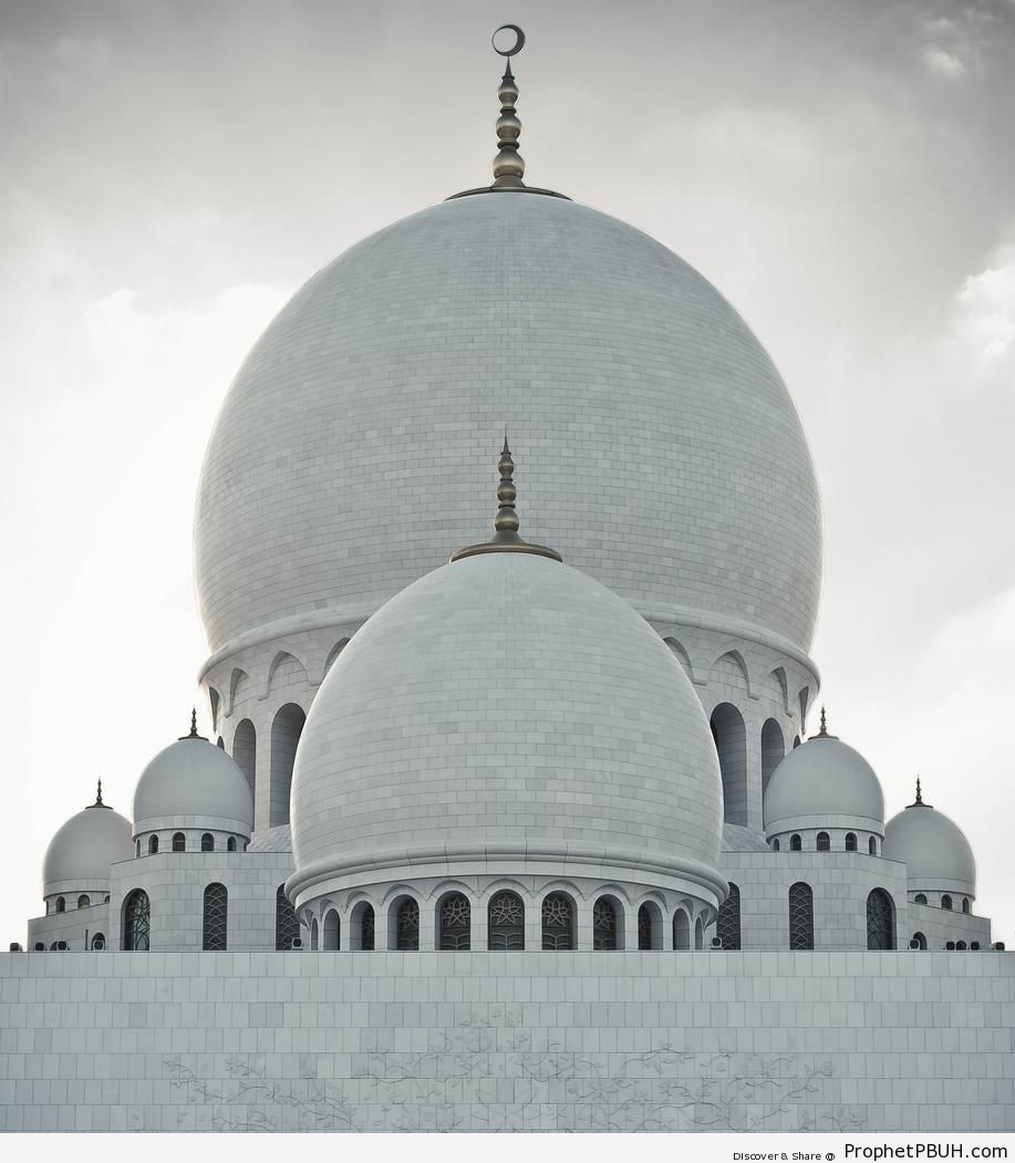 View of Domes at Sheikh Zayed Grand Mosque in Abu Dhabi - Abu Dhabi, United Arab Emirates -Picture