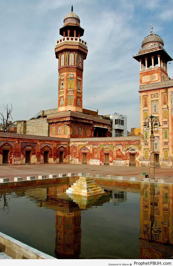 Wazir Khan Mosque (Lahore, Pakistan) - Islamic Architecture -Picture