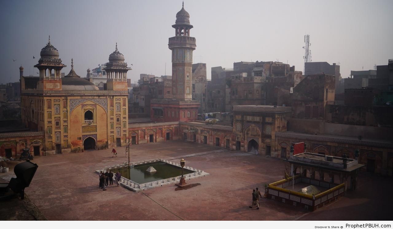 Wazir Khan Mosque in Lahore, Pakistan - Islamic Architecture -007