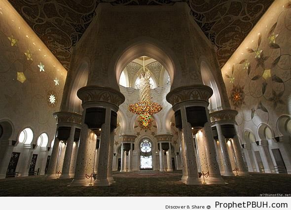 Wide View of the Main Prayer Hall of Sheikh Zayed Grand Mosque in Abu Dhabi - Abu Dhabi, United Arab Emirates
