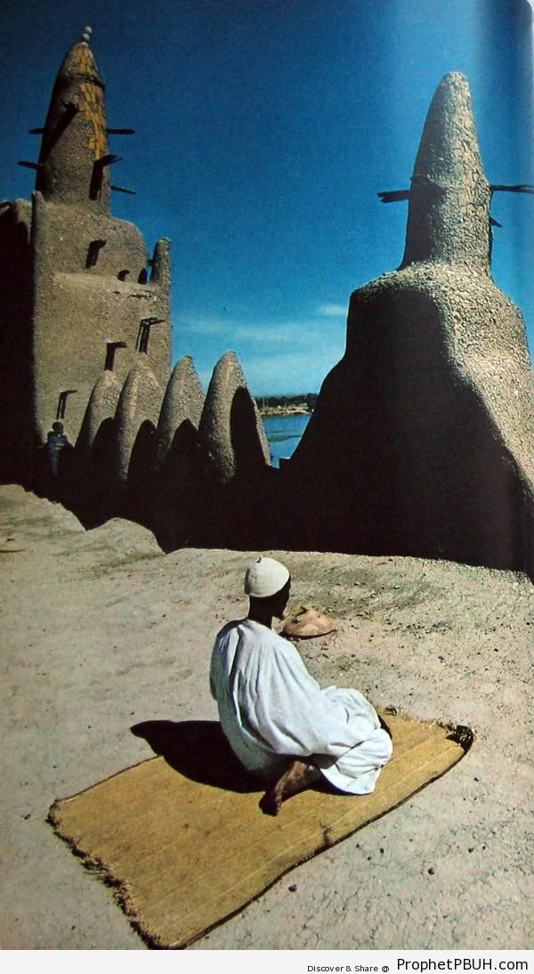 1972 Mali Photo of Praying Muslim Man - Historic Photos