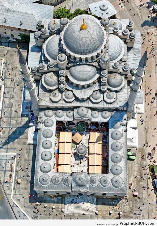 Aerial View of the New Mosque (Yeni Camii) in Istanbul, Turkey (Ottoman Architecture) - Islamic Architecture