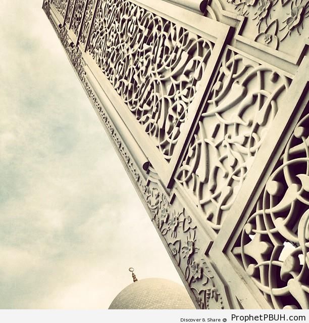 Arabesque Column, Sheikh Zayed Grand Mosque in Abu Dhabi - Abu Dhabi, United Arab Emirates