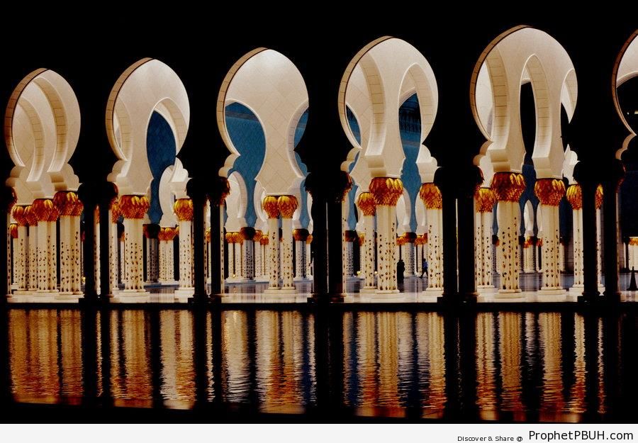 Arcades of Abu Dhabi-s Grand Mosque Night - Abu Dhabi, United Arab Emirates -Picture
