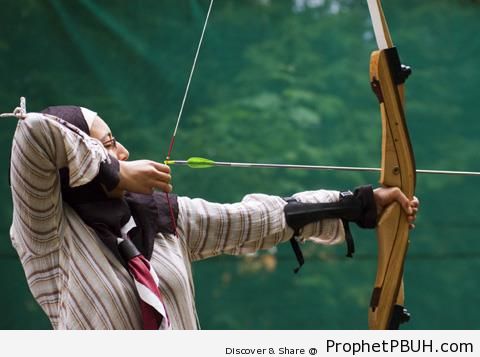 Archery in Hijab - Muslimah Photos (Girls and Women & Hijab Photos)