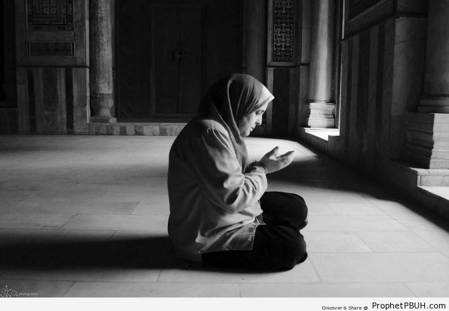Black and White Photo of Woman Making Dua Inside Mosque in Cairo, Egypt - Cairo, Egypt -Pictures