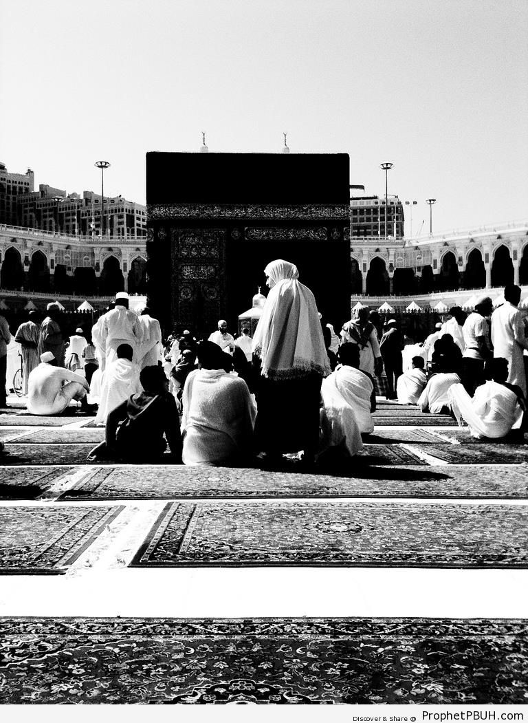 Black and white photo of the Ka`ba - Islamic Black and White Photos -