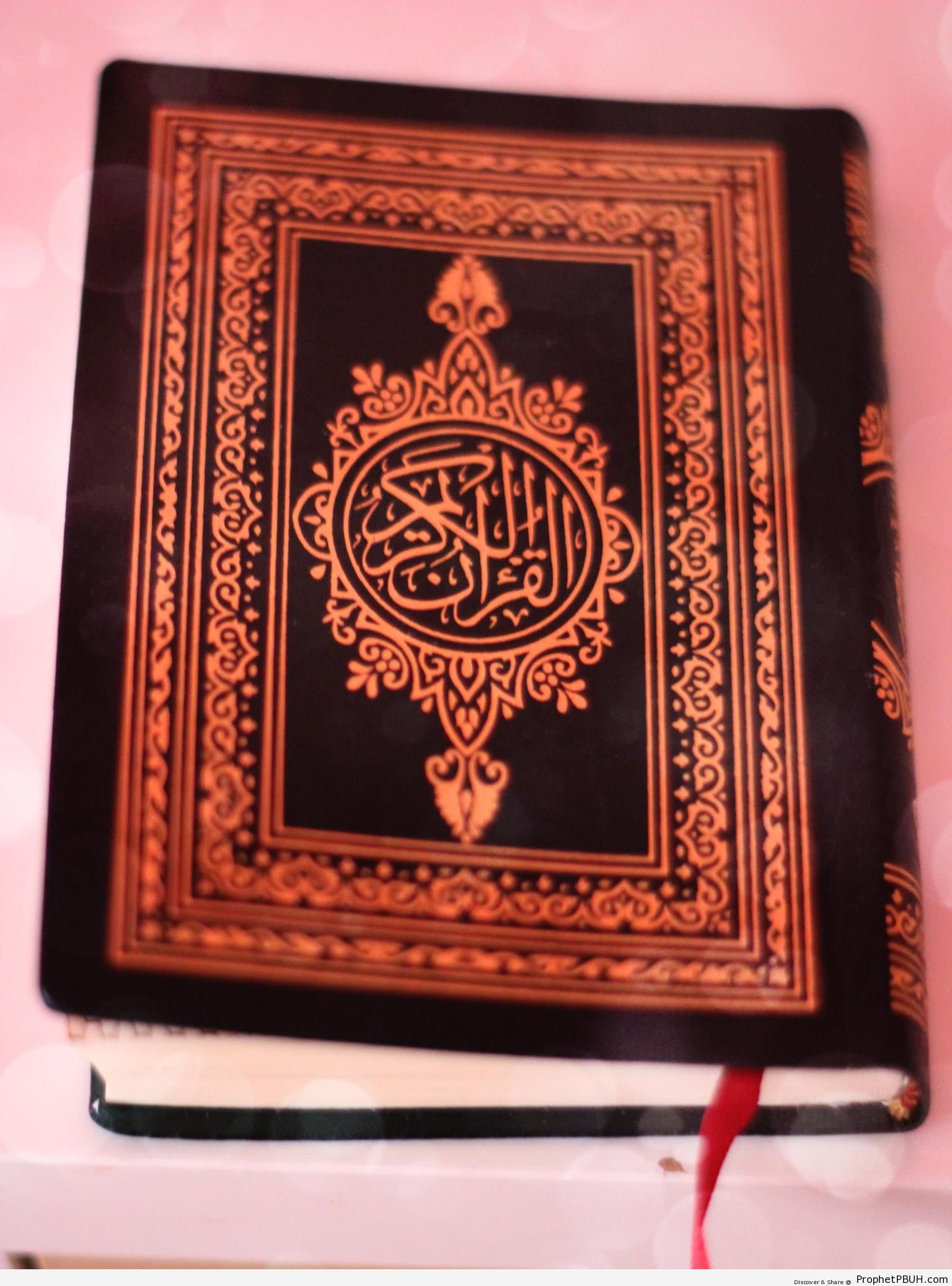 Book of Quran on Pink - Mushaf Photos (Books of Quran) 