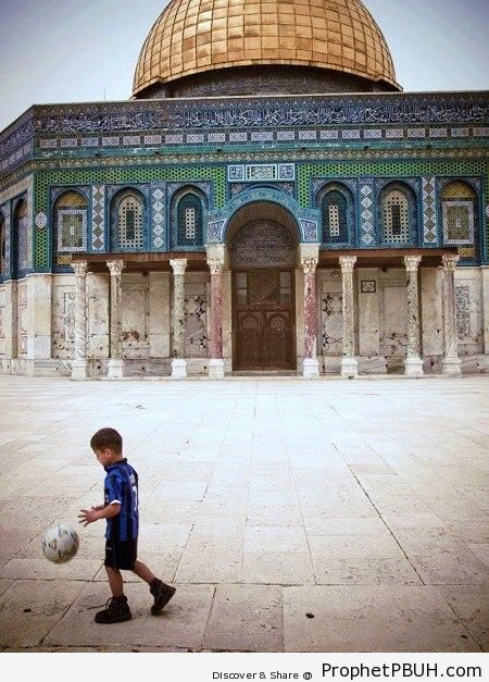 Boy Playing in Front of Dome of the Rock Mosque (Jerusalem, Palestine) - Al-Quds (Jerusalem), Palestine