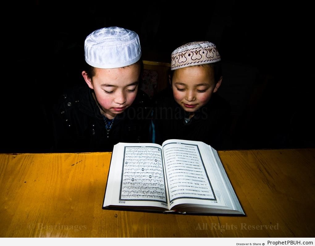 Boys Studying Quran (Gansu, China) - Photos 