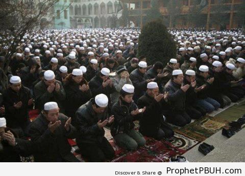 Chinese Muslims Praying on the Morning of Eid al-Fitr (August 19, 2012) - China