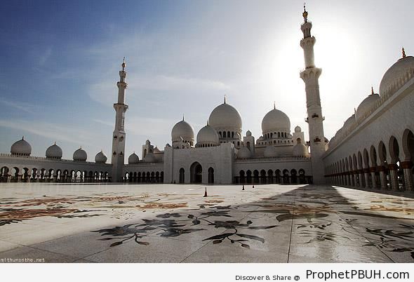 Courtyard View of Sheikh Zayed Grand Mosque - Abu Dhabi, United Arab Emirates