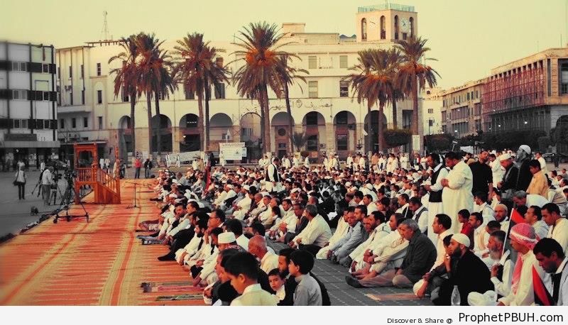 Eid al-Adha Prayer at Maidan ash-Shuhada- (Martyrs Square) in Tripoli, Libya (November 11, 2011) - Photos -