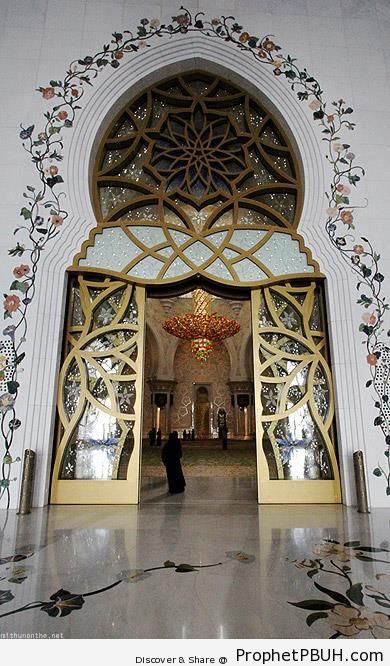 Entrance of the Musallah (Main Prayer Hall) at Sheikh Zayed Grand Mosque in Abu Dhabi - Abu Dhabi, United Arab Emirates