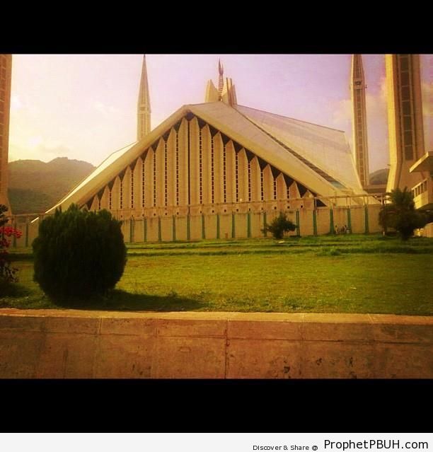 Faisal Mosque in Islamabad, Pakistan - Faisal Mosque in Islamabad, Pakistan