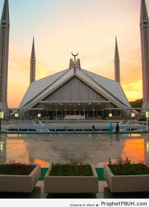 Faisal Mosque in Islamabad at Dusk - Faisal Mosque in Islamabad, Pakistan